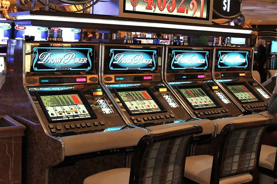 padroneggiare le strategie del video poker